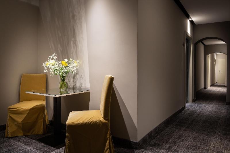 Hnn Luxury Suites - Lobi