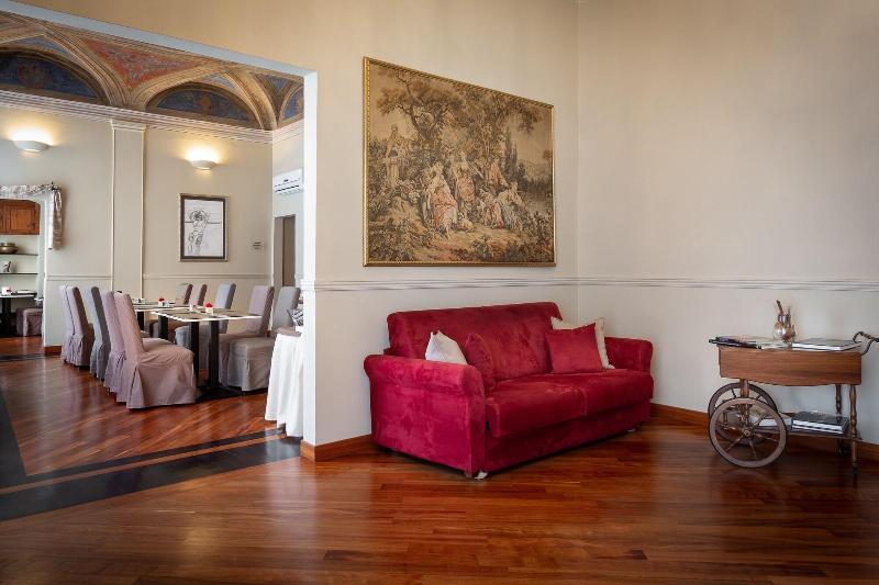 Hnn Luxury Suites - Lobi