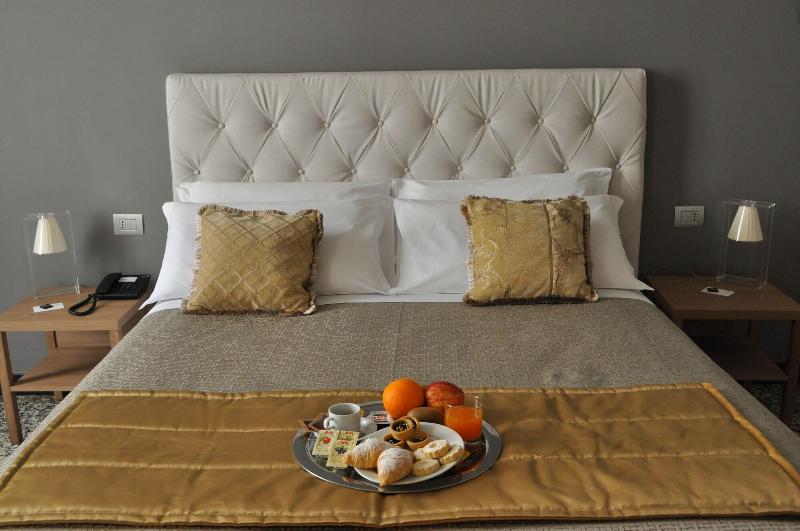 Hnn Luxury Suites - Oda
