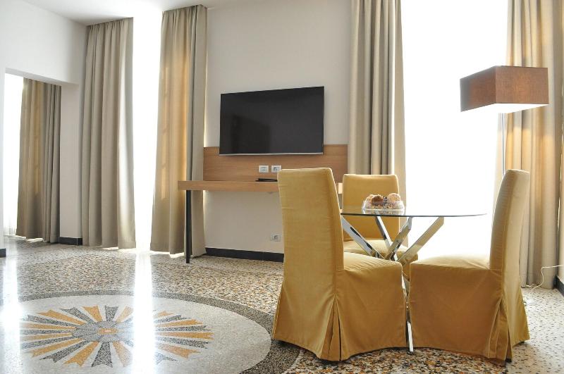 Hnn Luxury Suites - Oda