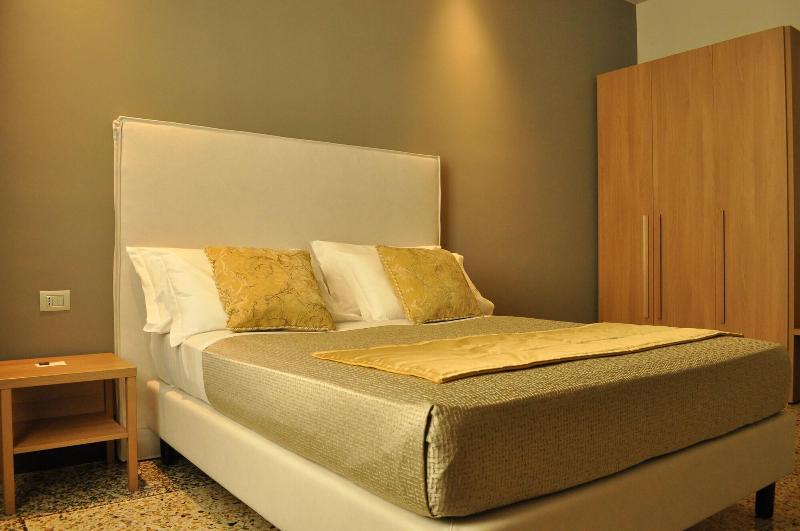 Hnn Luxury Suites - Oda