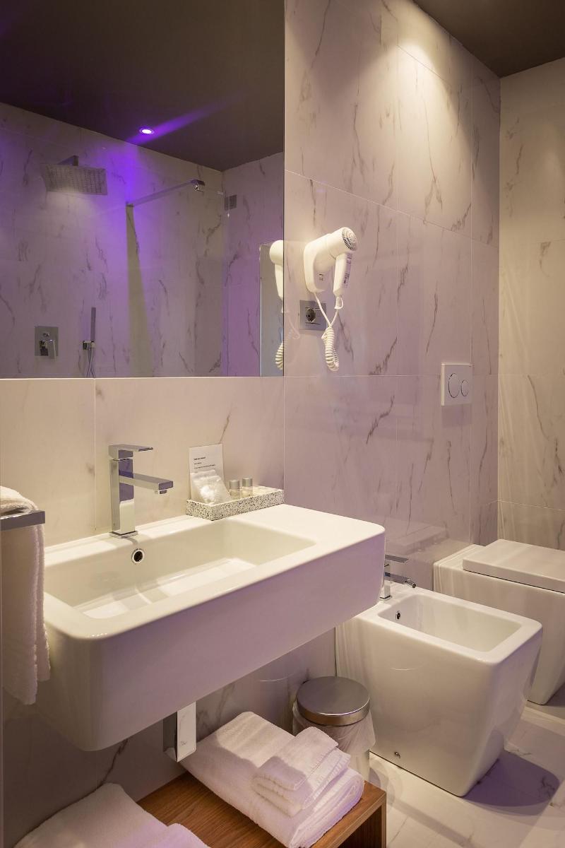 Hnn Luxury Suites - Oda
