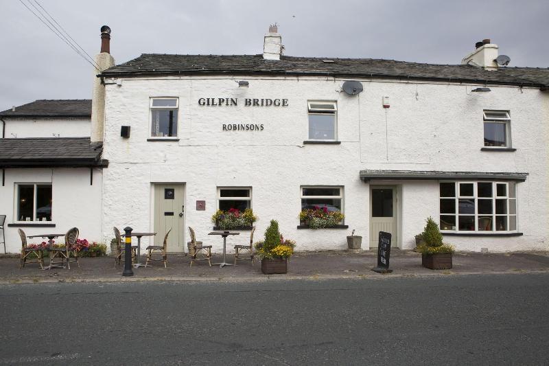 Gilpin Bridge Inn - Teras