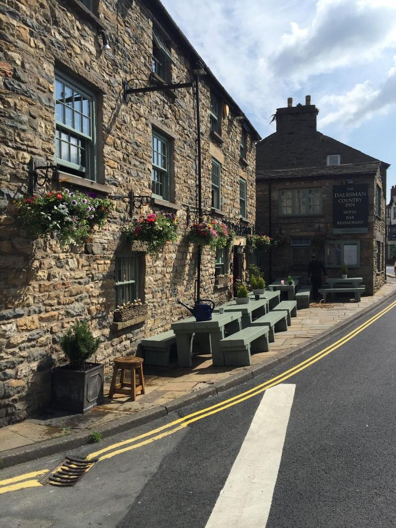 The Dalesman Country Inn - Teras