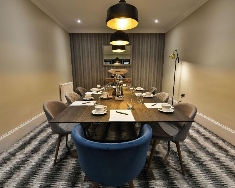 The Seafield Arms - Toplantı