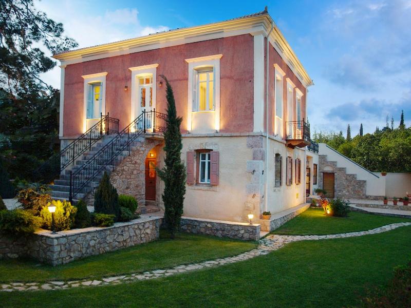 Dadi Parnassus Mansion - Genel