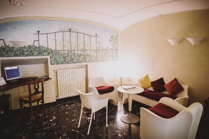 Hotel Minerva - Lobi