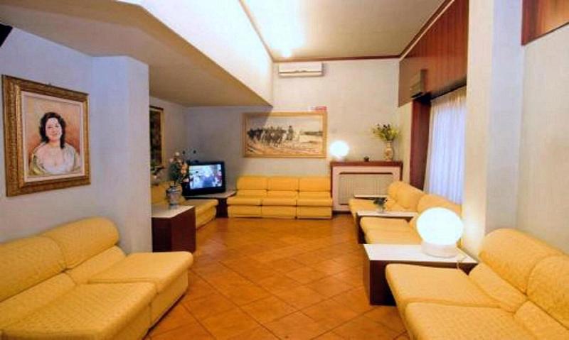 Piccolo Hotel - Lobi