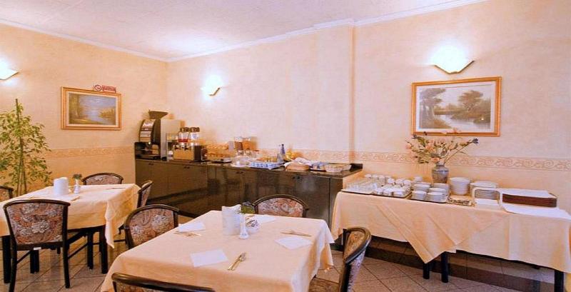 Piccolo Hotel - Restoran