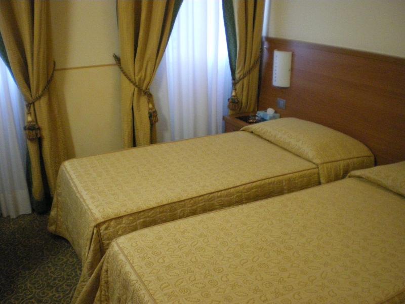 Hotel Kristall - Oda