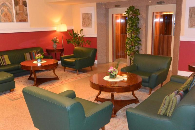 Hotel Gran Duca Di York - Lobi