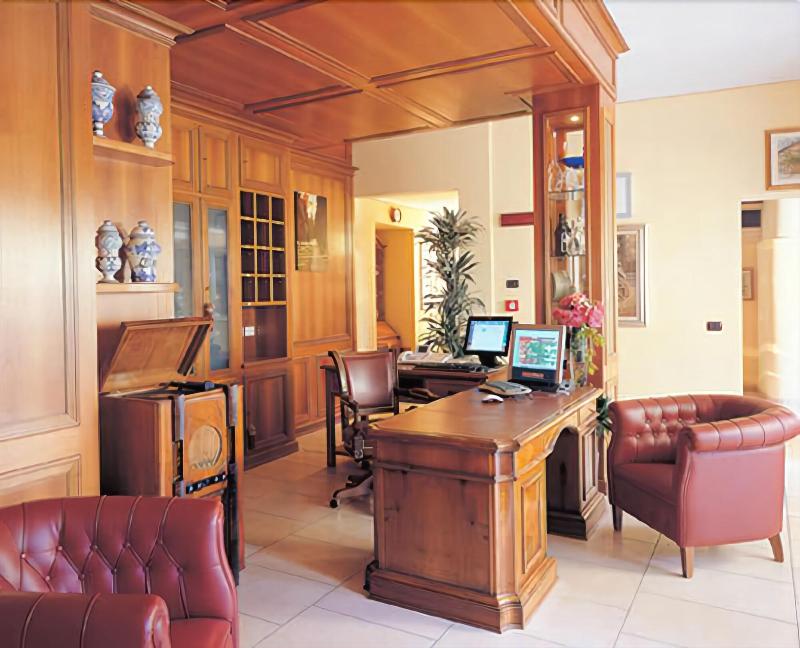 Hotel Pace - Lobi