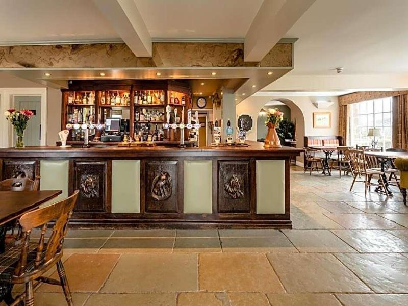 Percy Arms - Genel