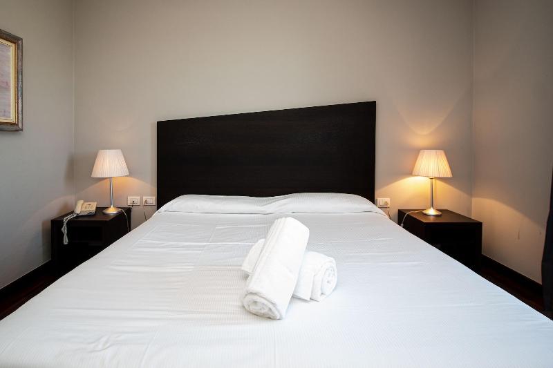 Hotel Cavour Novara - Oda