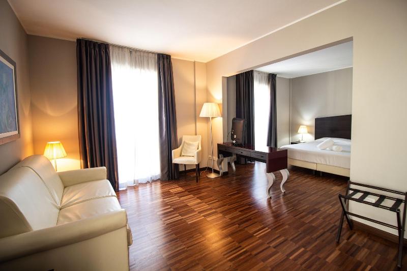 Hotel Cavour Novara - Oda