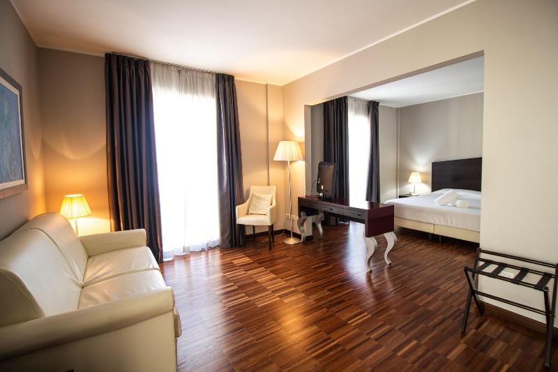 Hotel Cavour Novara - Oda