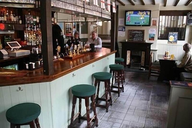 The Bear Marlborough - Bar