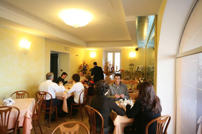 Hotel Ungheria Varese 1946 - Restoran