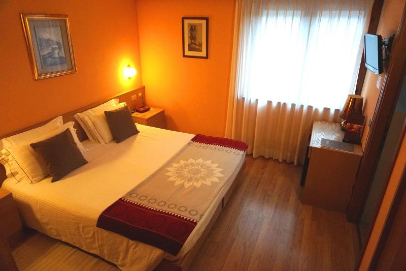 Olimpia Hotel - Oda
