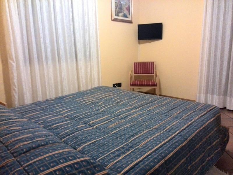 Olimpia Hotel - Oda