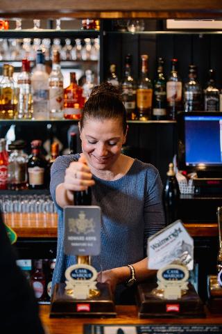 Howard Arms fotoÄŸrafÄ±