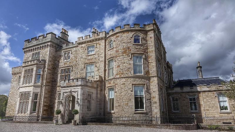 Crossbasket Castle - Genel
