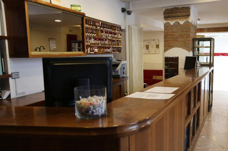 Hotel Mantegna Stazione - Lobi