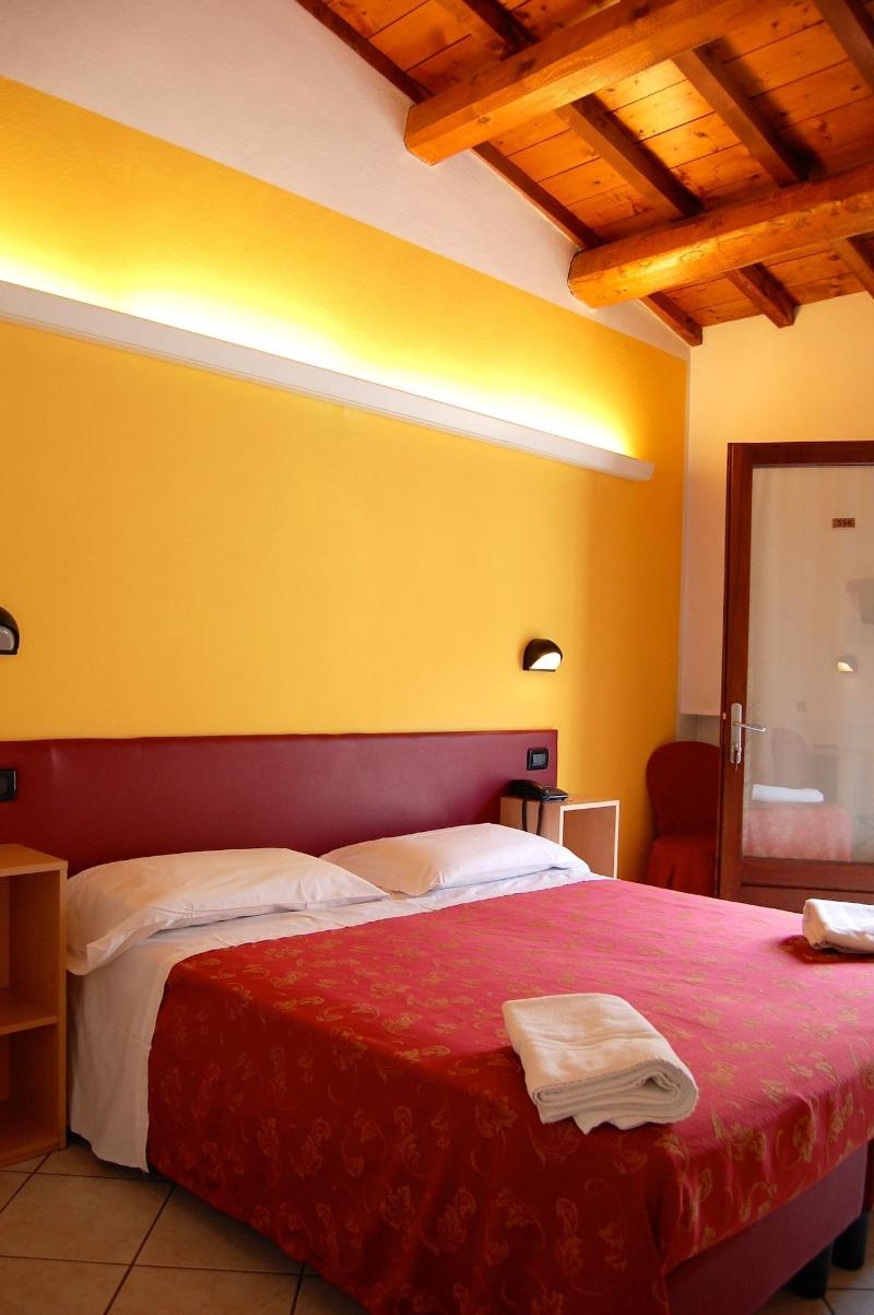 Hotel Mantegna Stazione - Oda