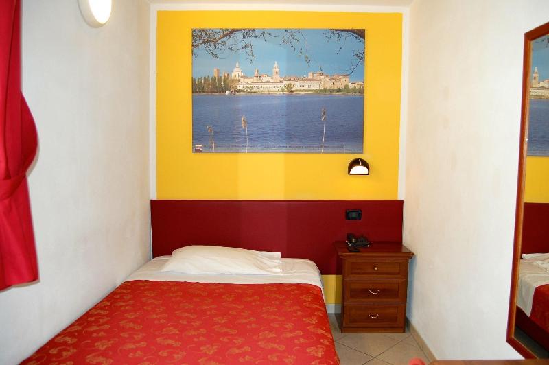 Hotel Mantegna Stazione - Oda