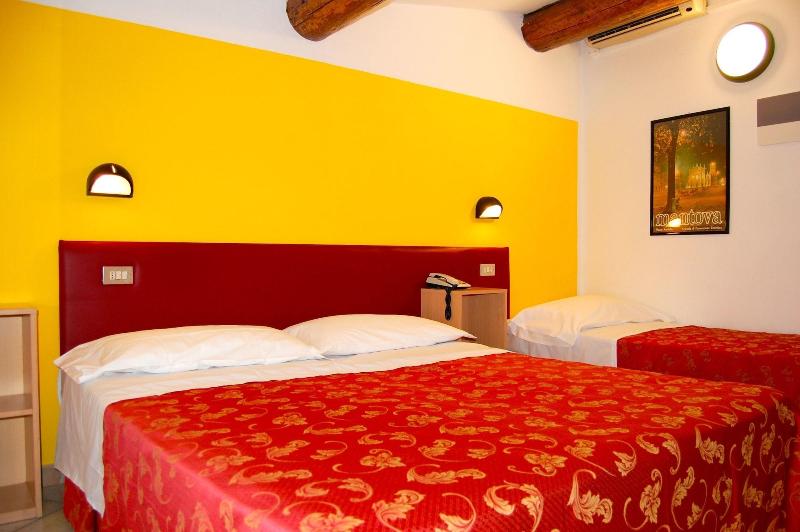 Hotel Mantegna Stazione - Oda