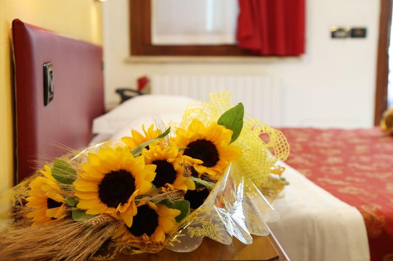 Hotel Mantegna Stazione - Oda