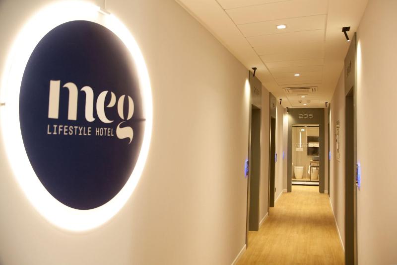 Meg Lifestyle Hotel - Lobi
