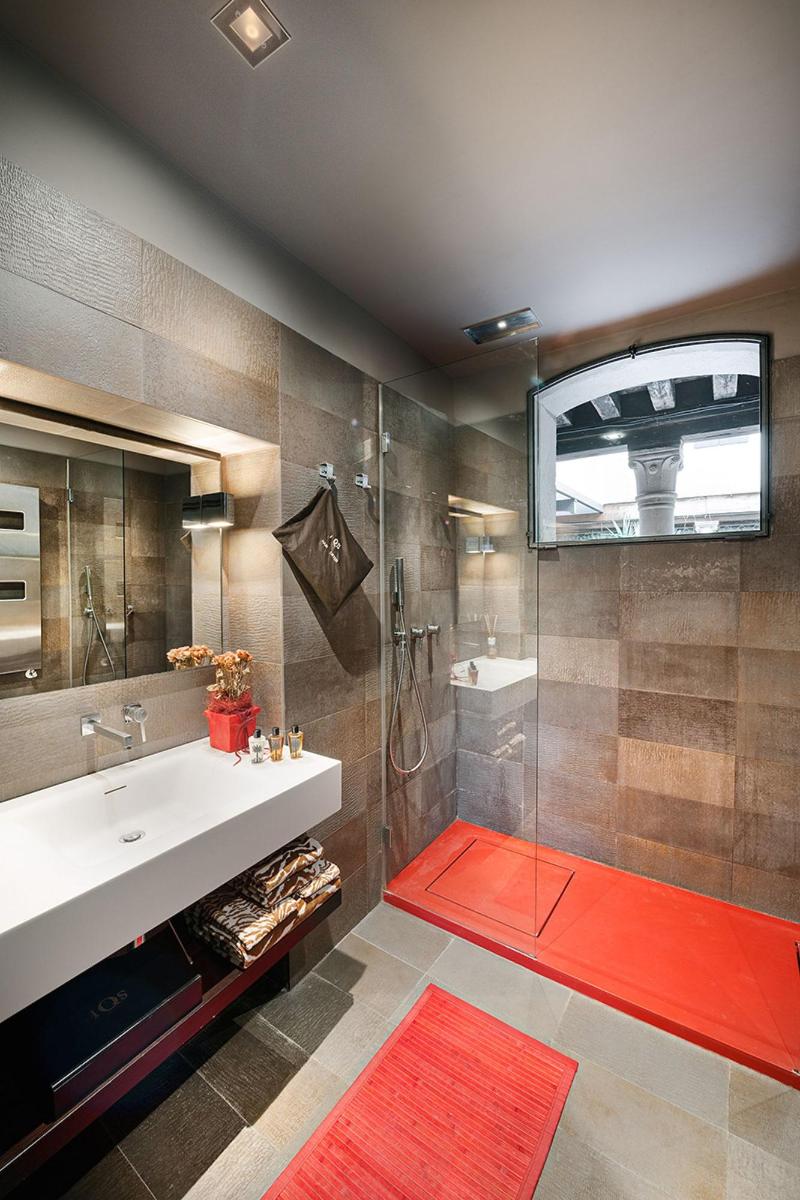 Charming House Iqs - Oda