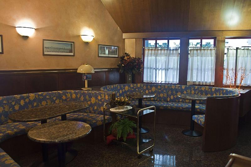 Hotel Roma - Lobi
