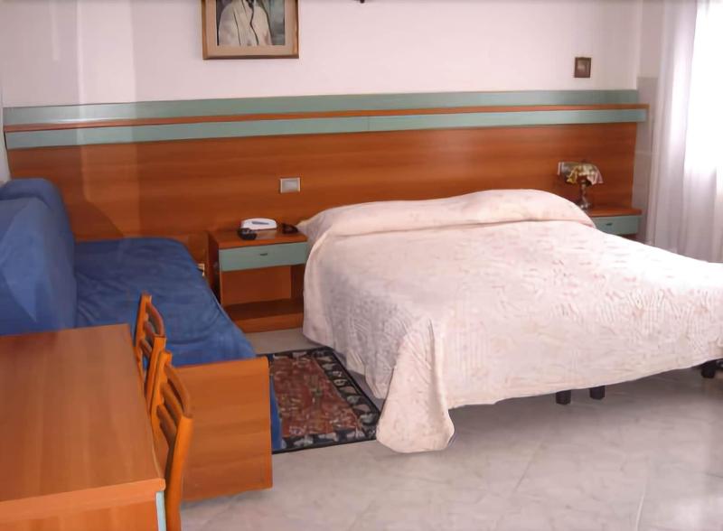 Hotel Touring - Oda