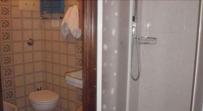 Hotel Touring - Oda