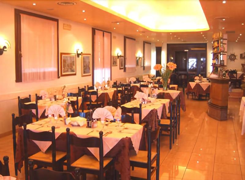 Hotel Touring - Restoran
