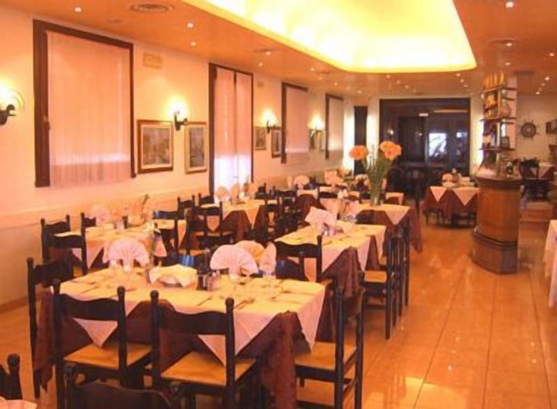 Hotel Touring - Restoran