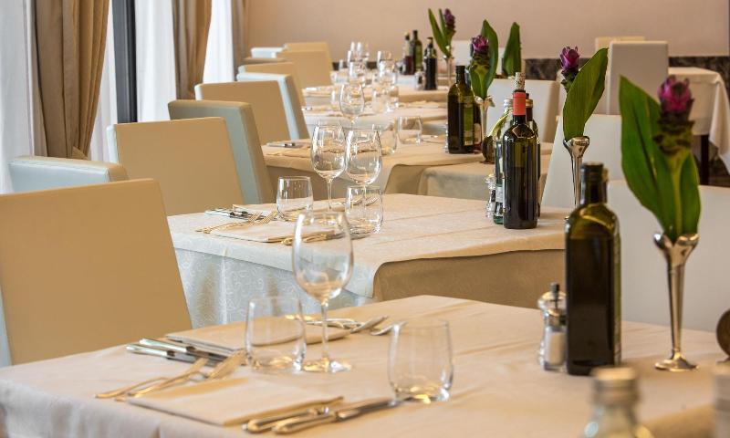 Hotel Aurora - Restoran