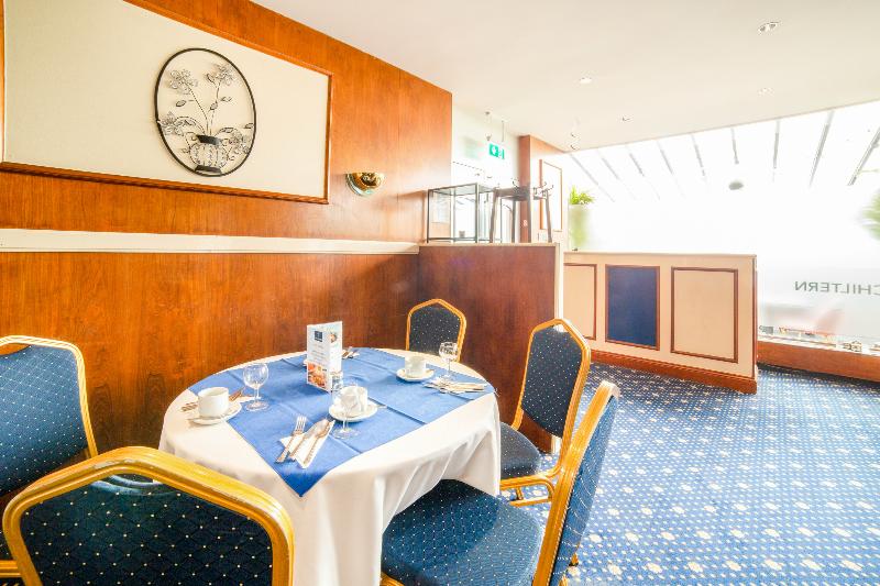 OYO The Chiltern Hotel - Restoran