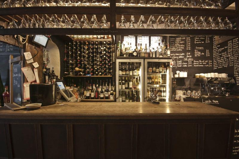 Gales Of Llangollen - Bar