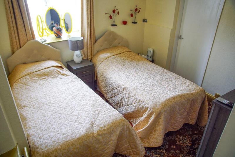 Abbey Grange Hotel - Oda