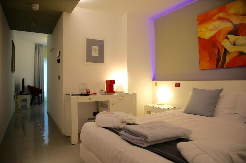 Hotel Monaco - Oda
