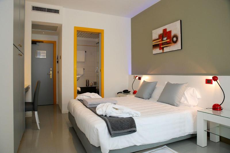 Hotel Monaco - Oda