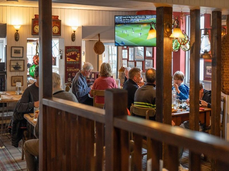 The Bugle Coaching Inn - Lobi