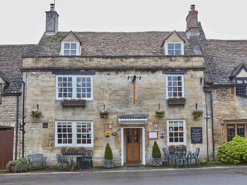 The Angel At Burford - Genel