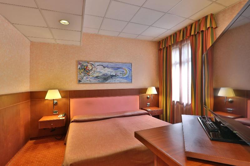 Palace Hotel Moderno - Oda