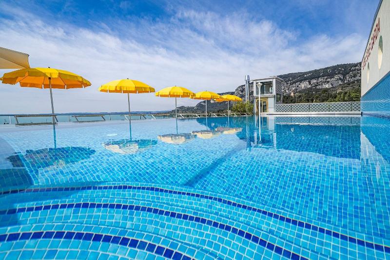 Sky Pool Hotel Sole Garda - Havuz