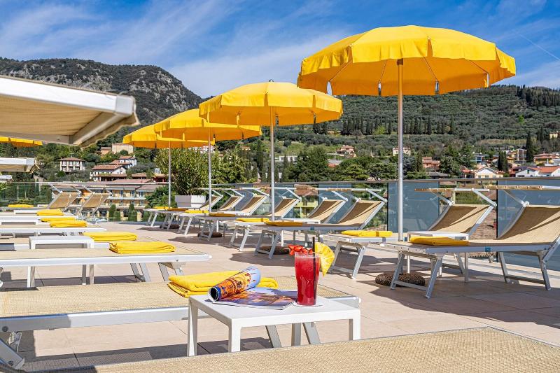 Sky Pool Hotel Sole Garda - Teras