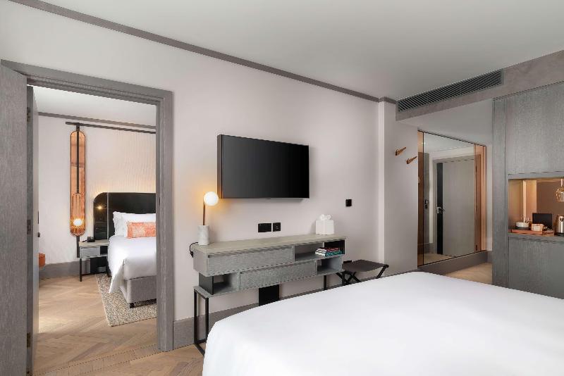 Hart Shoreditch Hotel London, Curio Collection by - Oda